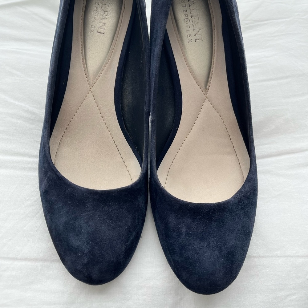 Blue Suede Size 8M Heels!